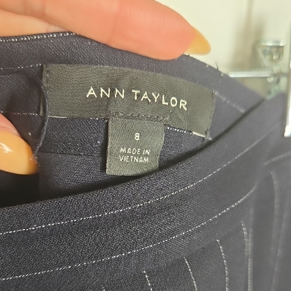 Ann Taylor Navy Blue White Pinstriped Pencil Skirt Preppy Nautical Quiet Luxury - Picture 2 of 5